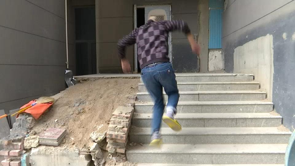 DƬ